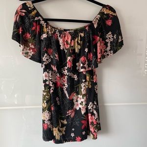 Got to go!! Forever 21 Floral off the shoulder top - Size 1XL